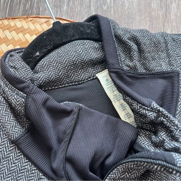 lululemon athletica Gray Sweatshirt - Picture 5 of 5